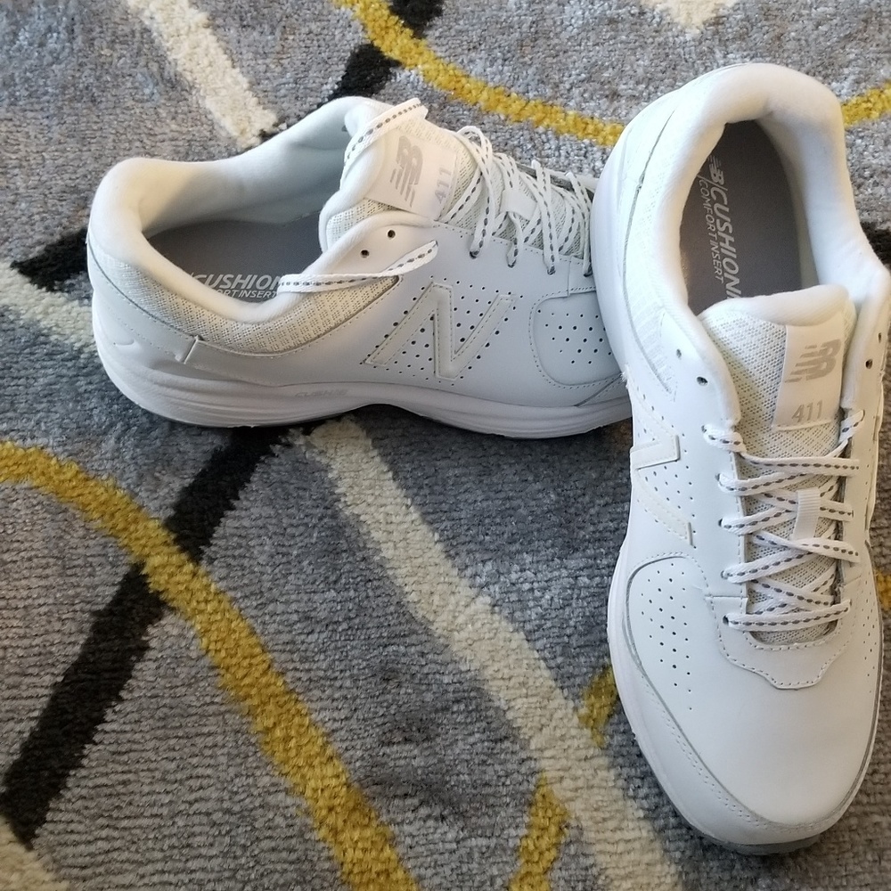 New Balance 411 Tennis shoe w/cushion insert